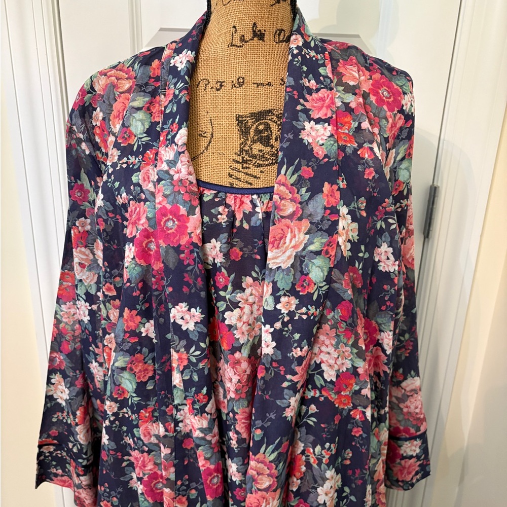 Papinelle Women's Robe and nightgown set. - Picture 15 of 16